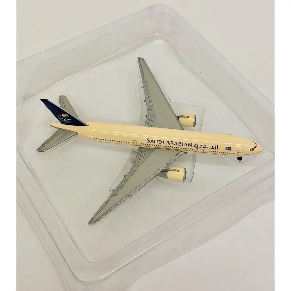 Herpa Wings 1:500 Saudi Arabian Airlines Boeing 777-200 Diecast 506373 New